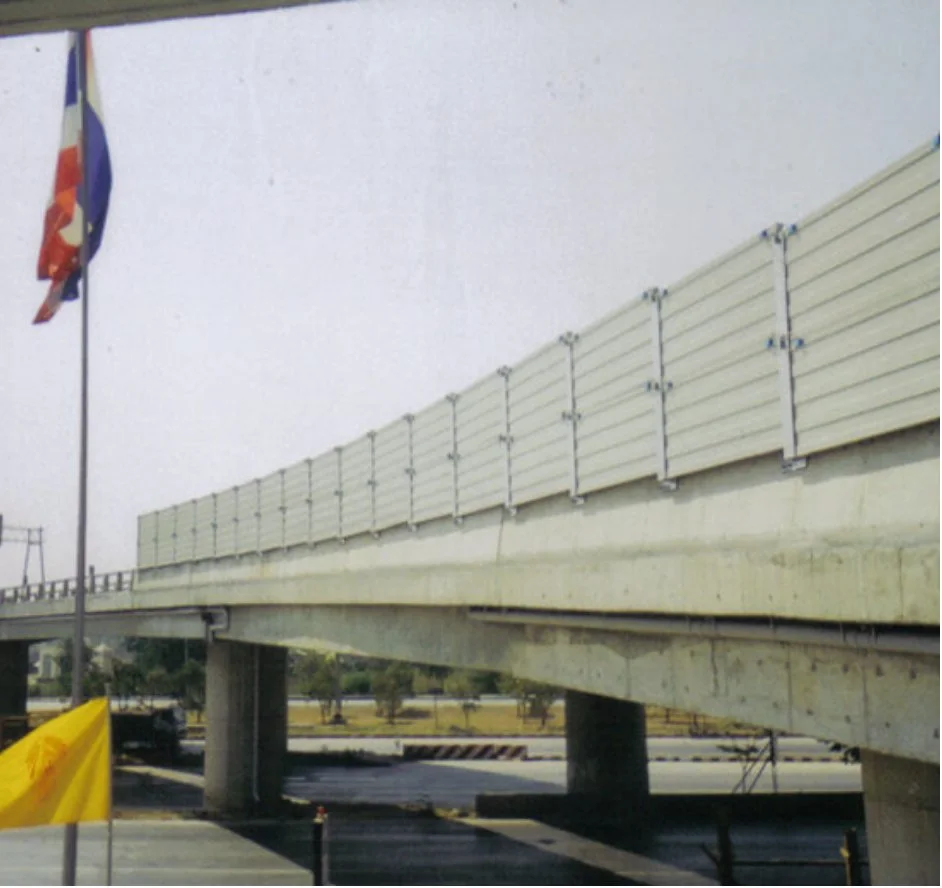 Expressway noise barrier